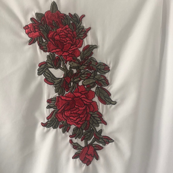 White blouse - Picture 3 of 3